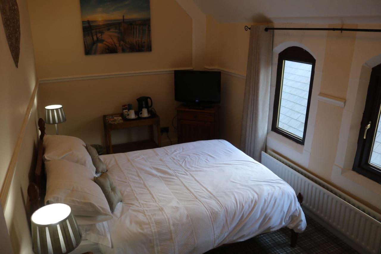Hotel Victoria House à Barrow-in-Furness Extérieur photo